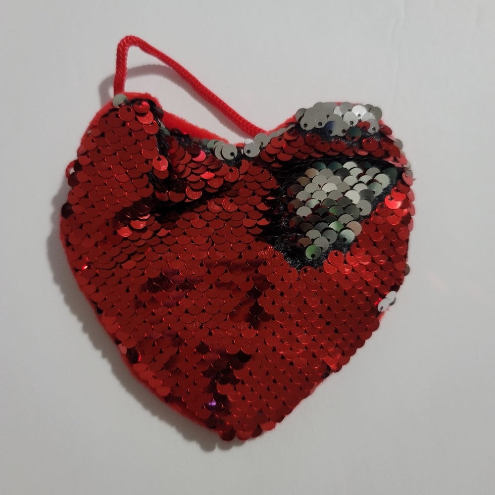 Sequin flip purse heart